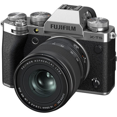 FUJIFILM X-T5 spiegellose Kamera mit XF 16–50 mm f/2,8–4,8 Objektiv (Silber) 16843014