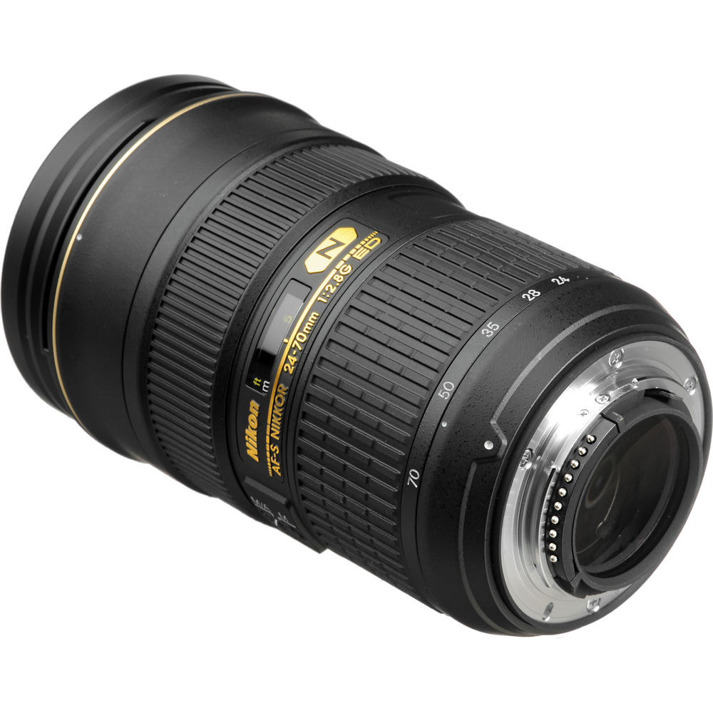 Nikon AF-S Nikkor 24–70 mm 1:2,8G ED Autofokus-Objektiv (schwarz), 10-teiliges Zubehörpaket