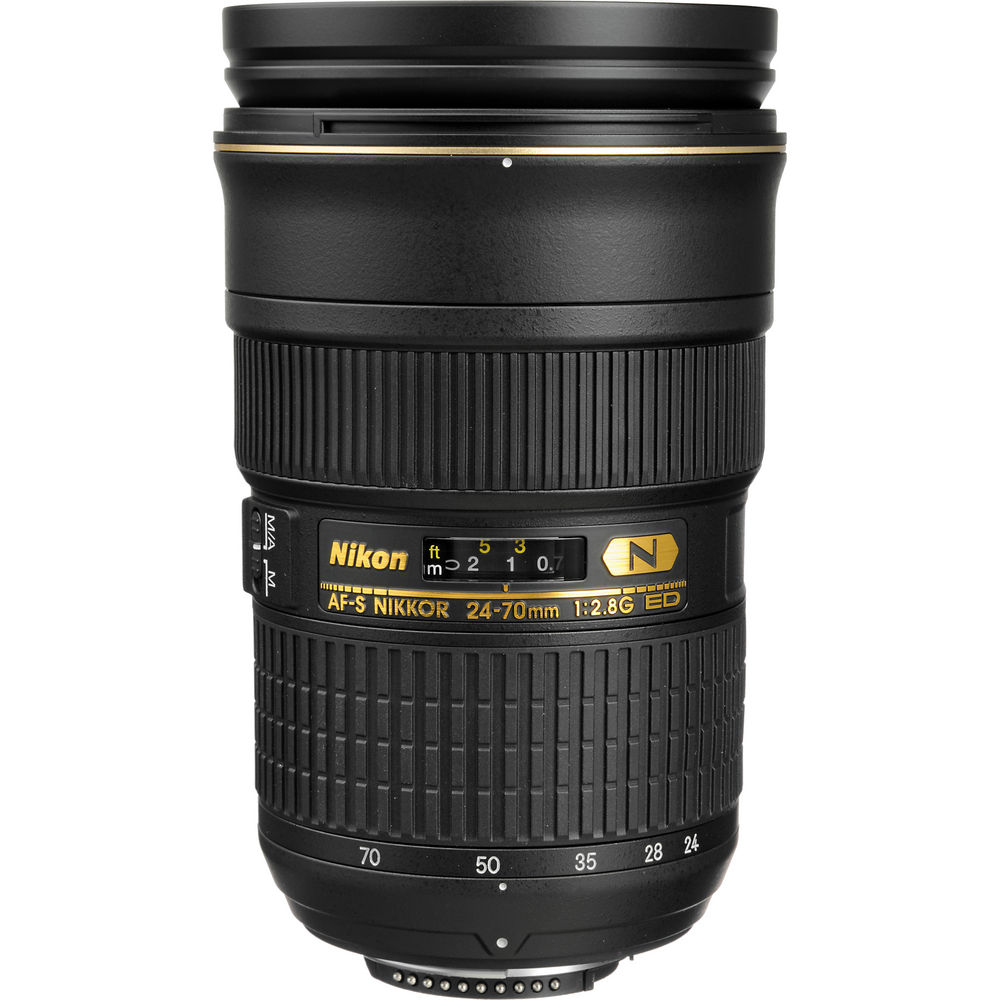 Nikon AF-S Nikkor 24–70 mm 1:2,8G ED Autofokus-Objektiv (schwarz), 10-teiliges Zubehörpaket