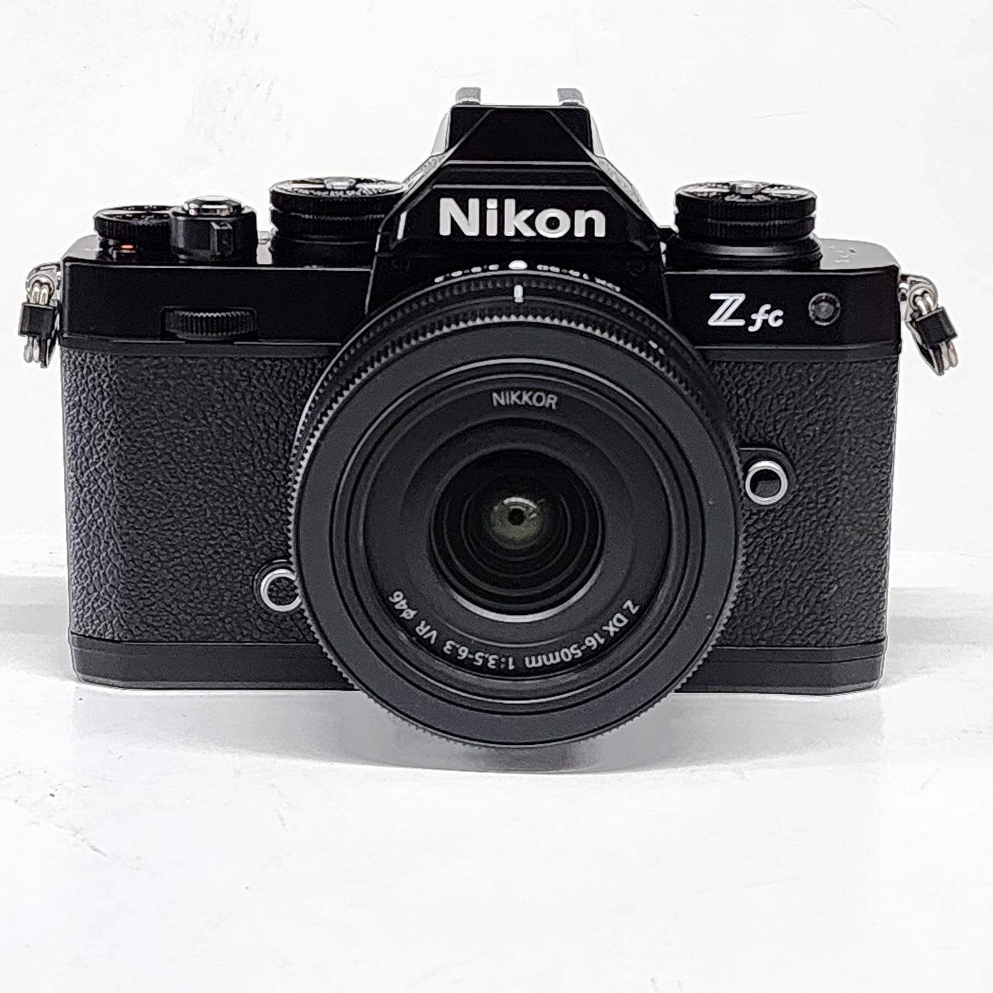 Spiegellose Nikon Zfc-Kamera und NIKKOR Z DX 16–50 mm VR-Objektiv, schwarz, 12er-Paket