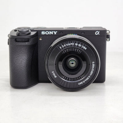 Spiegellose Kamera Sony a6700 mit 16-50-mm-Objektiv ILCE-6700L – 10-teiliges Zubehörset
