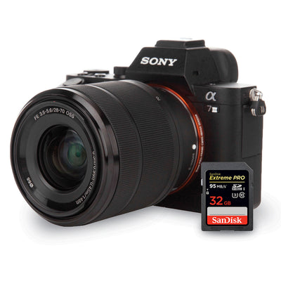 Sony Alpha a7 III spiegellose Digitalkamera mit 28-70 mm + Extreme Pro 32 GB