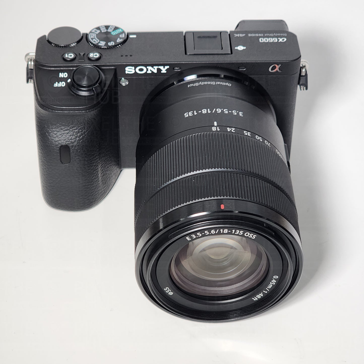 Spiegellose Kamera Sony a6600 mit 18-135-mm-Objektiv ILCE6600M/B – 7-teiliges Zubehörset