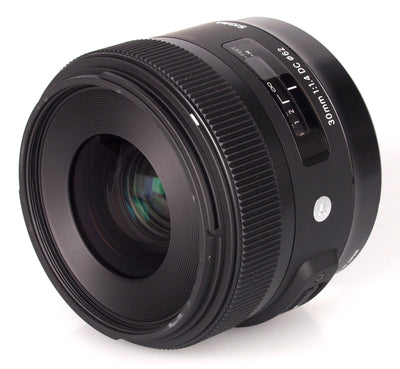 Sigma 30mm f/1.4 DC HSM Art-Objektiv für Sony 301-110 - 7-teiliges Zubehörpaket