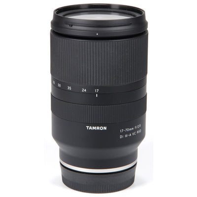 Tamron 17–70 mm f/2,8 Di III-A VC RXD-Objektiv für Sony E – 7-teiliges Zubehörpaket