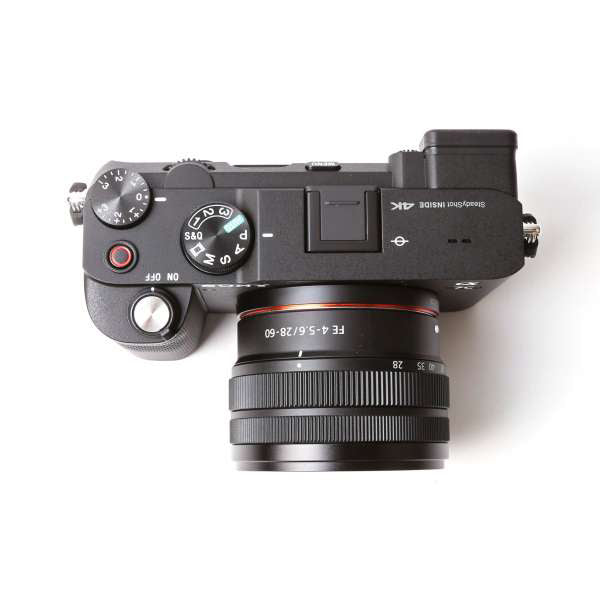 Spiegellose Kamera Sony Alpha a7C mit 28-60-mm-Objektiv (schwarz) – 7-teiliges Zubehörset