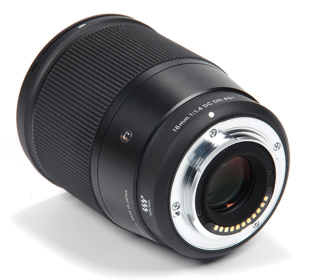 Sigma 16mm f/1.4 DC DN Contemporary Objektiv für Sony E 402965 - 10-teiliges Zubehörset