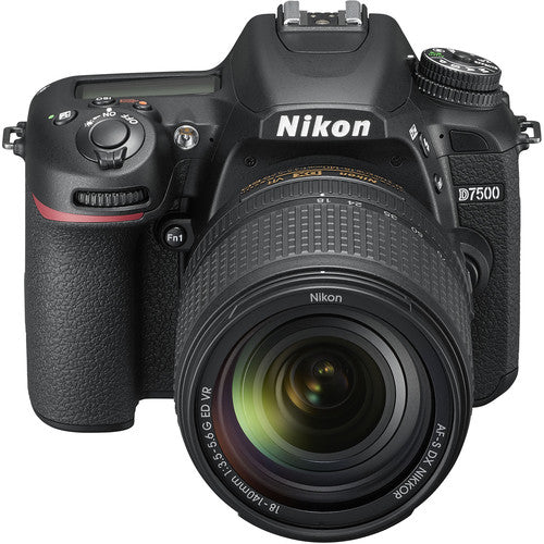 Nikon D7500 DSLR-Kamera mit 18-140-mm-Objektiv – Essential 32 GB-Paket