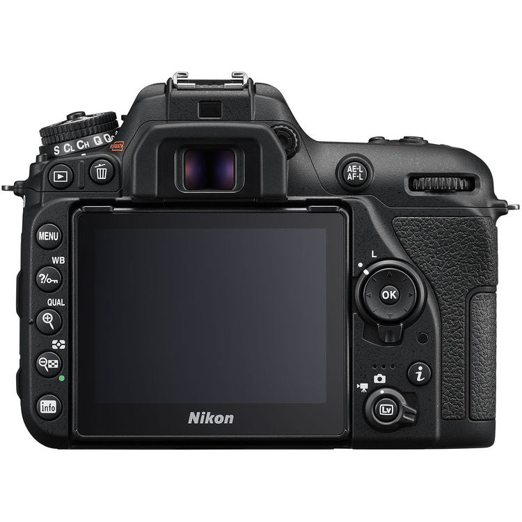 Nikon D7500 DSLR mit AF-S VR NIKKOR 18–105 mm VR-Objektiv