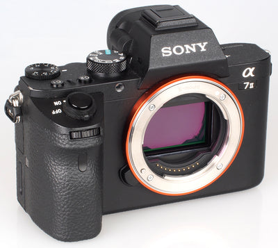 Spiegellose Digitalkamera Sony Alpha a7 II (nur Gehäuse) – 7-teiliges Zubehörpaket