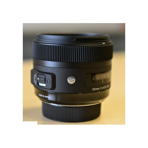 Sigma 30mm f/1.4 DC HSM Art Objektiv für Nikon F - Essential UV Filter Bundle