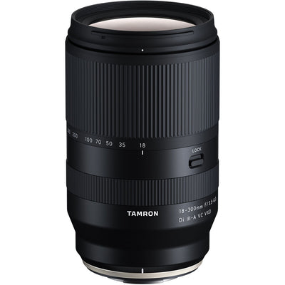 Tamron 18–300 mm f/3,5–6,3 Di III-A VC VXD-Objektiv für FUJIFILM X – Zubehörpaket