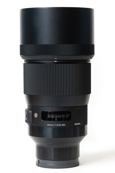 Sigma 135mm f/1.8 DG HSM Art Objektiv für Sony E - 240965 Essential UV-Filterpaket