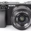 Sony Alpha a6000 spiegellose Digitalkamera mit 16-50-mm-Objektiv, Schwarz – 32-GB-Paket