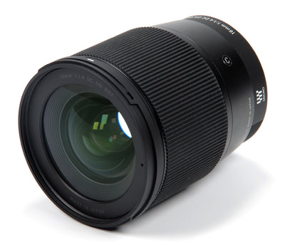 Sigma 16mm f/1.4 DC DN Contemporary Objektiv für Sony E 402965 - 15-teiliges Zubehörset