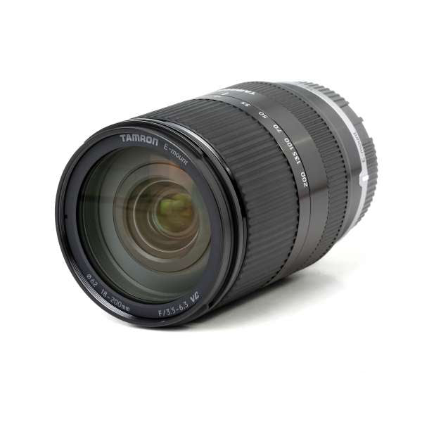 Tamron 18–200 mm Di III VC-Objektiv für Sony E-Mount-Kameras (schwarz) – Zubehör-Kit