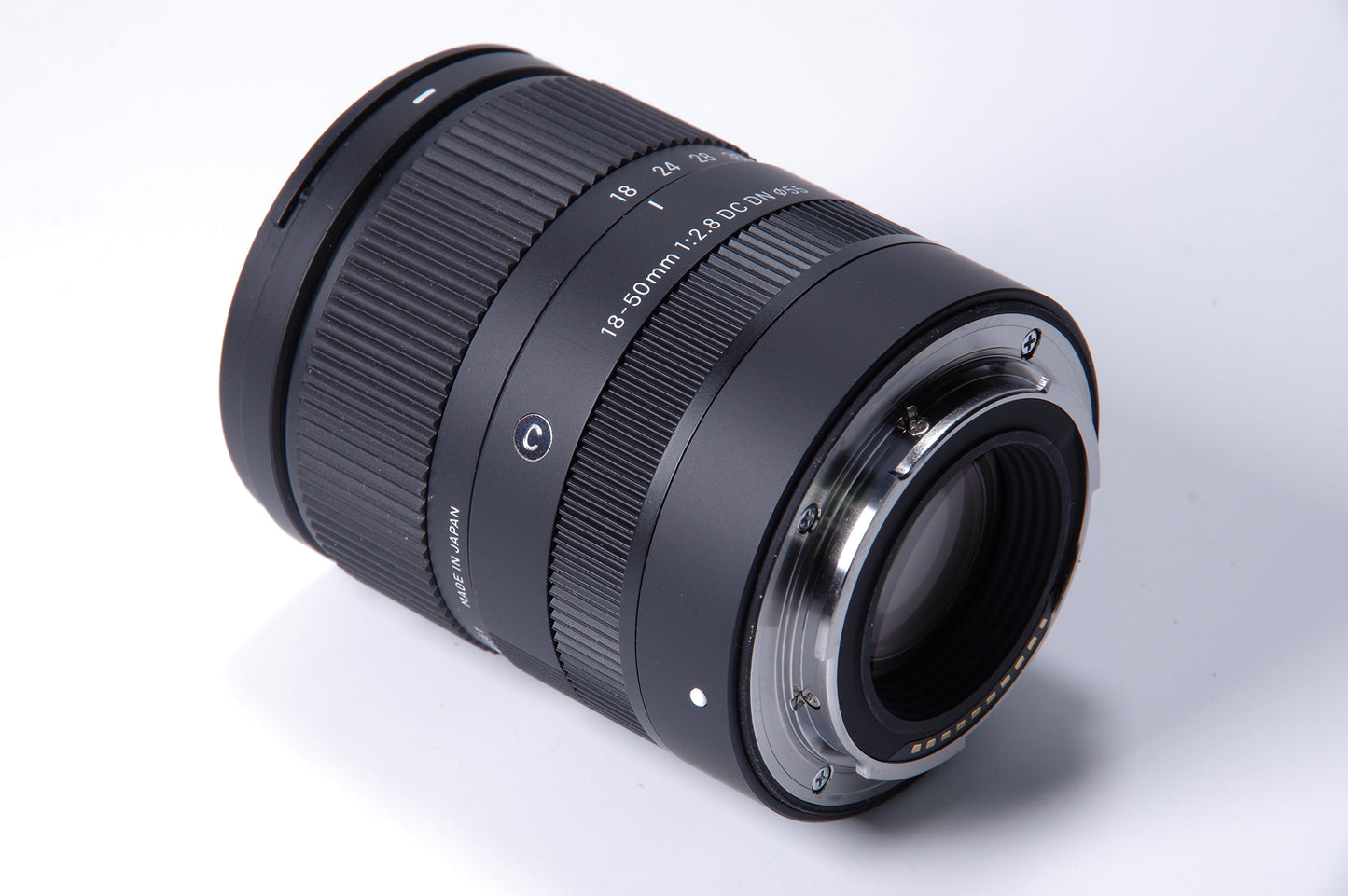 Sigma 18–50 mm f/2,8 DC DN Contemporary-Objektiv für Sony E – 7-teiliges Zubehörpaket