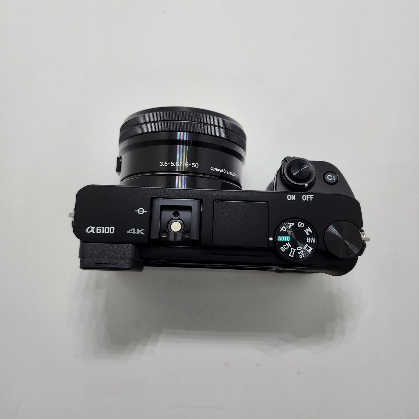 Spiegellose Kamera Sony a6100 mit 16-50-mm-Objektiv ILCE6100L/B – 7-teiliges Zubehörset