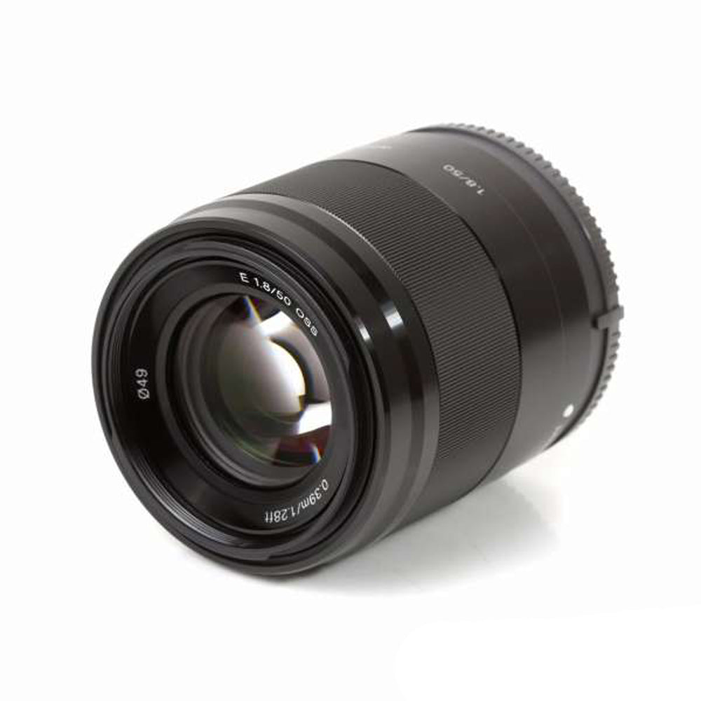 Sony E 50mm f/1.8 OSS-Objektiv (Schwarz) SEL50F18/B - 7-teiliges Zubehörpaket