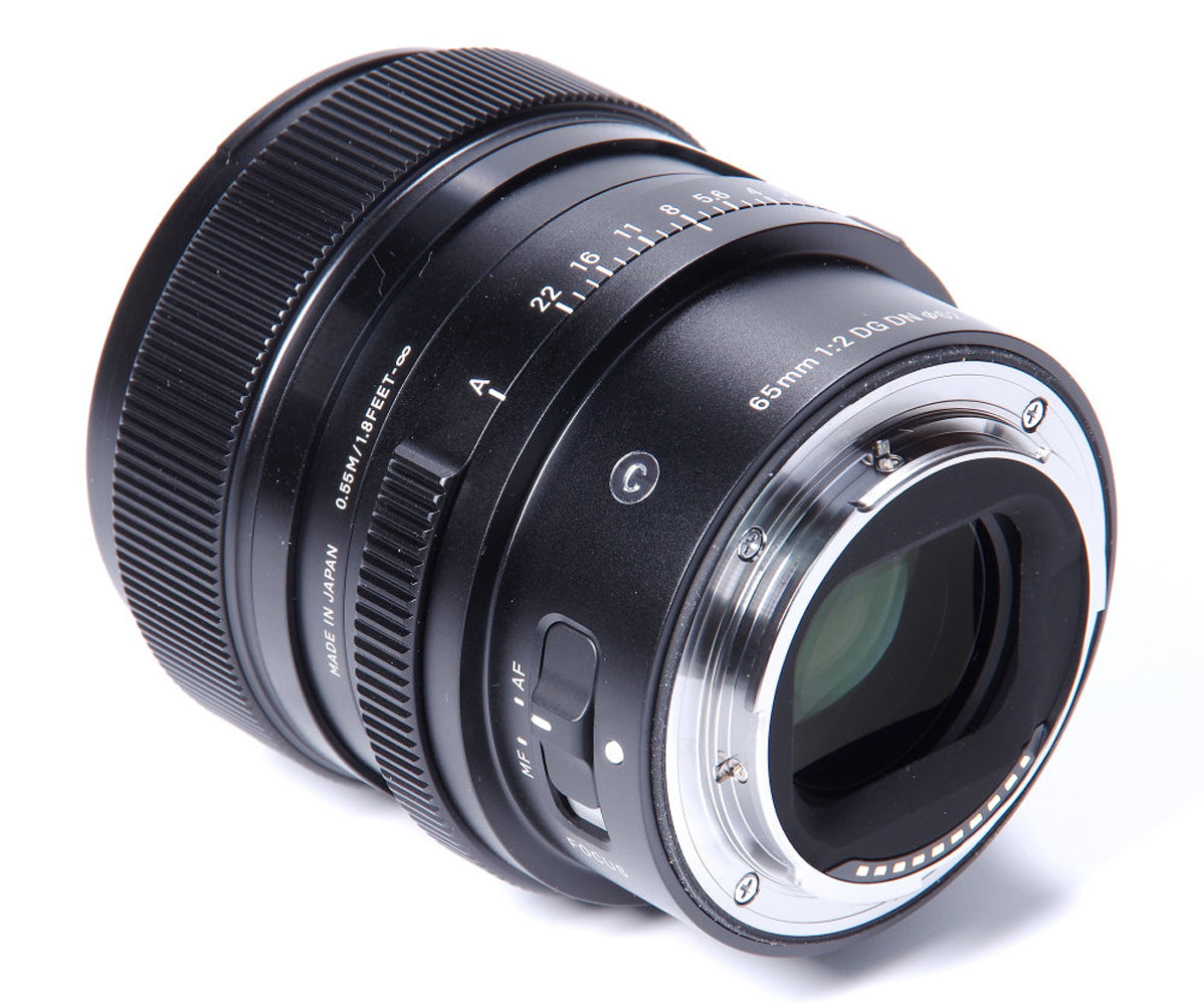 Sigma 65mm f/2 DG DN Contemporary-Objektiv für Sony E 353965 – 7-teiliges Zubehörpaket