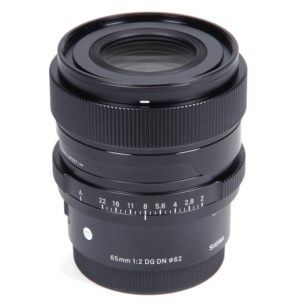 Sigma 65mm f/2 DG DN Contemporary-Objektiv für Sony E 353965 – 7-teiliges Zubehörpaket