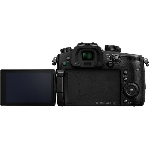 Panasonic Lumix GH5 spiegellose Kamera (Gehäuse) – 12-teiliges Zubehörpaket