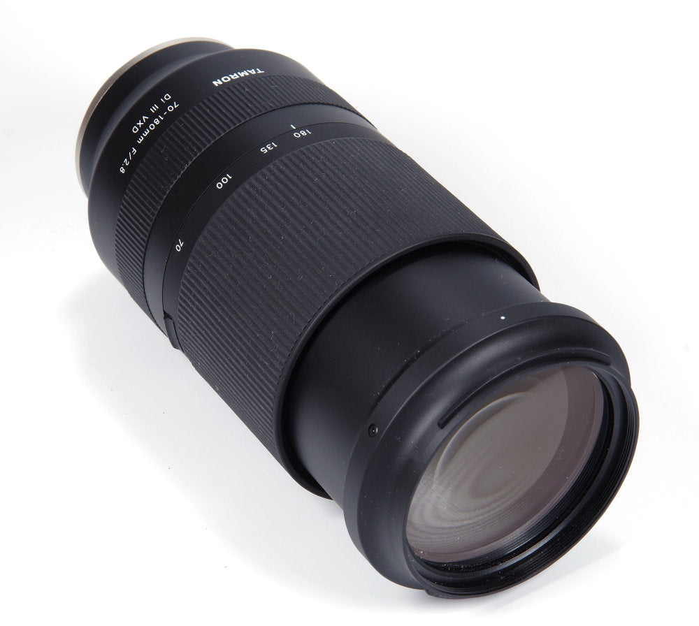 Tamron 70-180 mm f/2.8 Di III VXD-Objektiv für Sony E – 7-teiliges Zubehörpaket