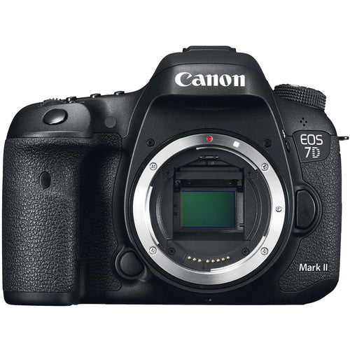 Canon EOS 7D Mark II DSLR-Kamera mit 18-135 mm IS USM-Objektiv – 20-teiliges Zubehörset