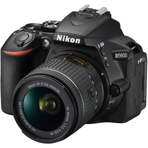 Nikon D5600 DSLR-Kamera mit 18–55 mm und 70–300 mm VR – Essential 64 GB-Paket