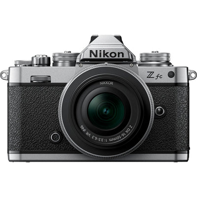 Spiegellose Nikon Zfc-Kamera und NIKKOR Z DX 16–50 mm 1:3,5–6,3 VR-Objektiv – 1675