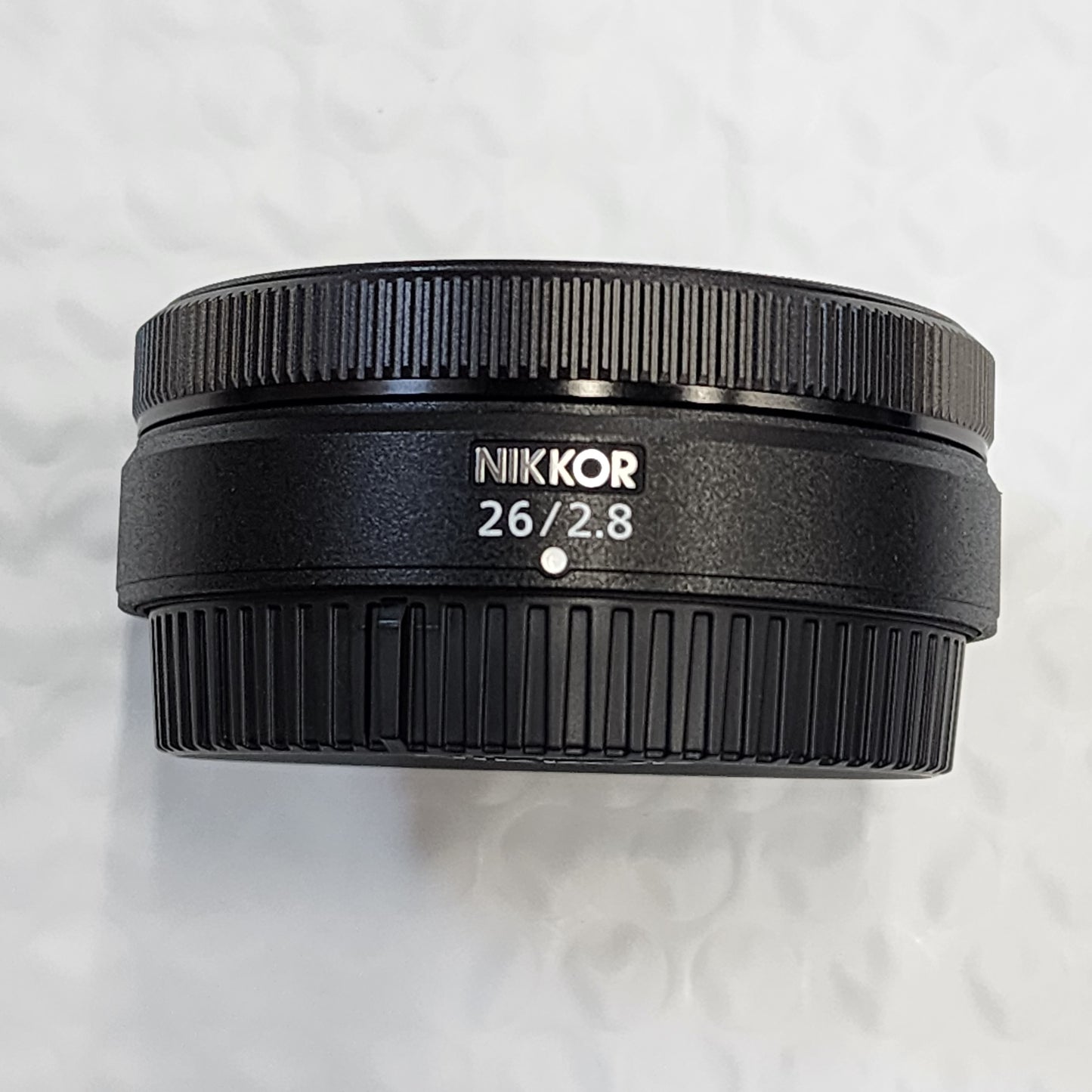 Nikon NIKKOR Z 26 mm 1:2,8-Objektiv (Nikon Z) 20116 – 7-teiliges Zubehörpaket