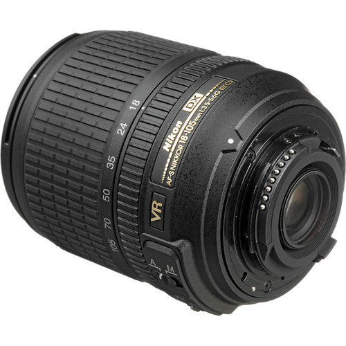 Nikon AF-S DX NIKKOR 18–105 mm 1:3,5–5,6G ED VR + Tele- und Weitwinkelobjektive