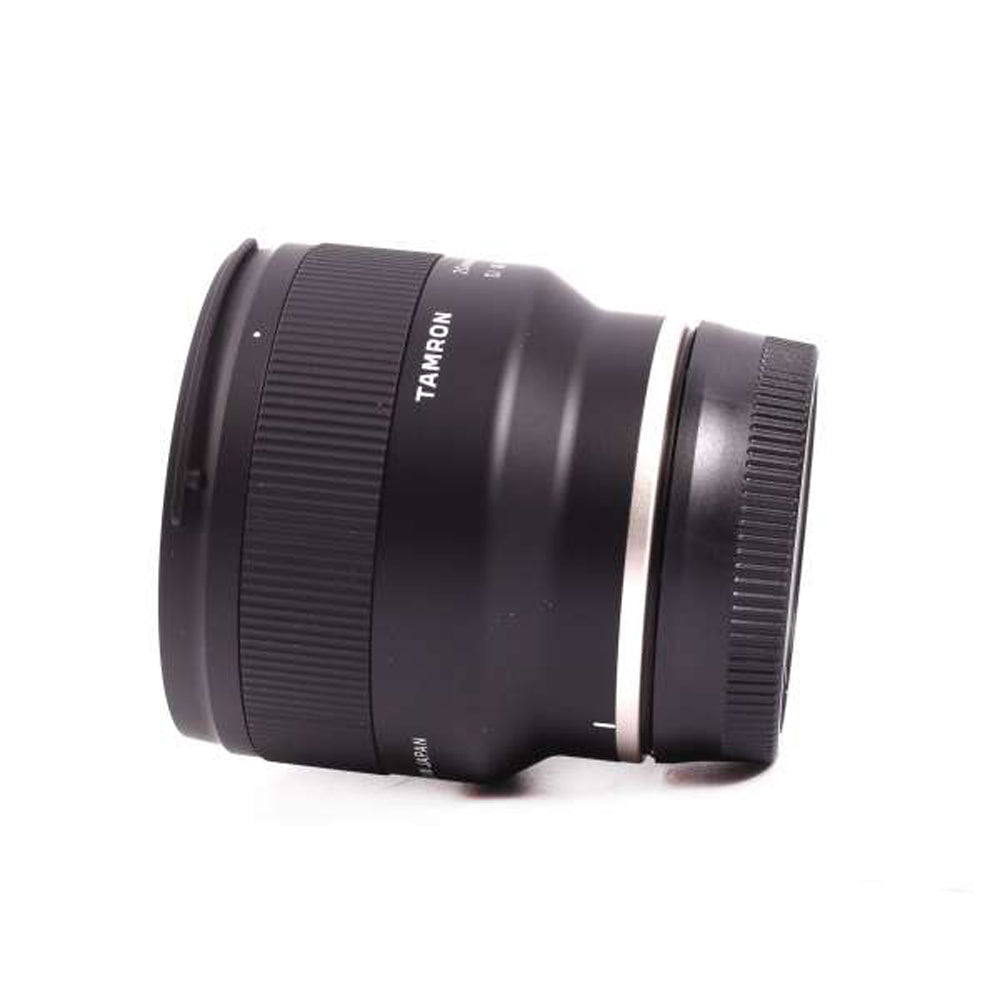 Tamron 20mm f/2.8 Di III OSD M 1:2 Objektiv für Sony E F050 - 7-teiliges Zubehörpaket